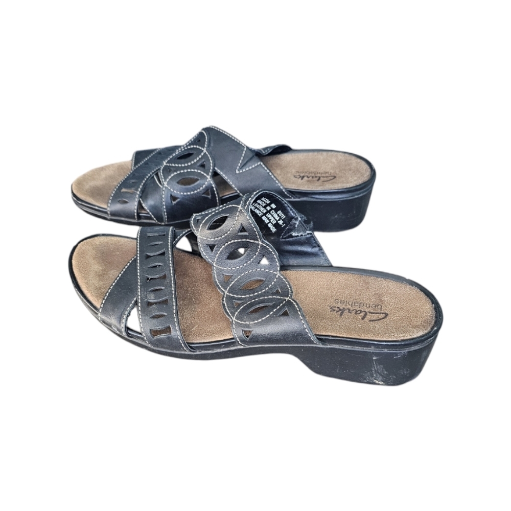 Clarks Bendables slip on leather sandals size 8